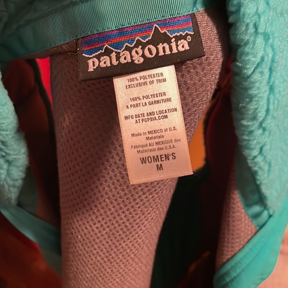 🎉Patagonia Like New Fluffy Fleece Green/Blue Vest! - Picture 5 of 5